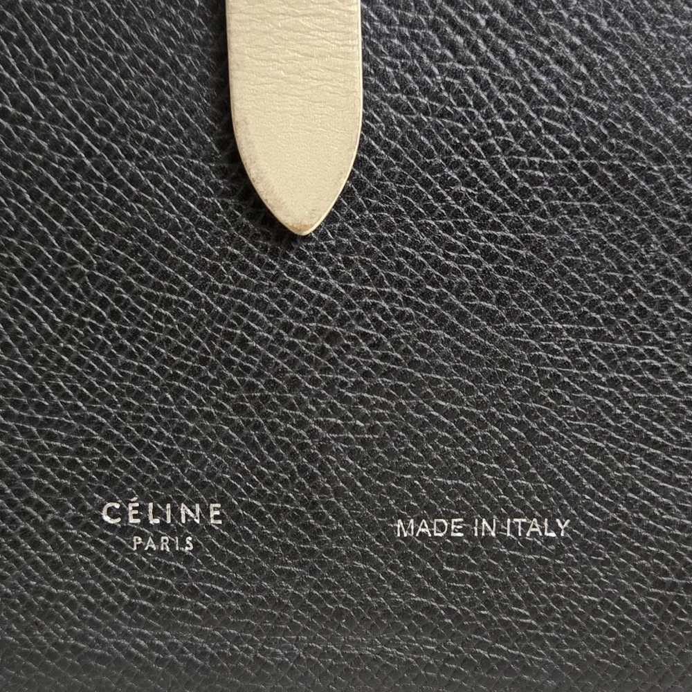 EUC CELINE LARGE STRAP WALLET BICOLOR GRAINED CALFSKIN